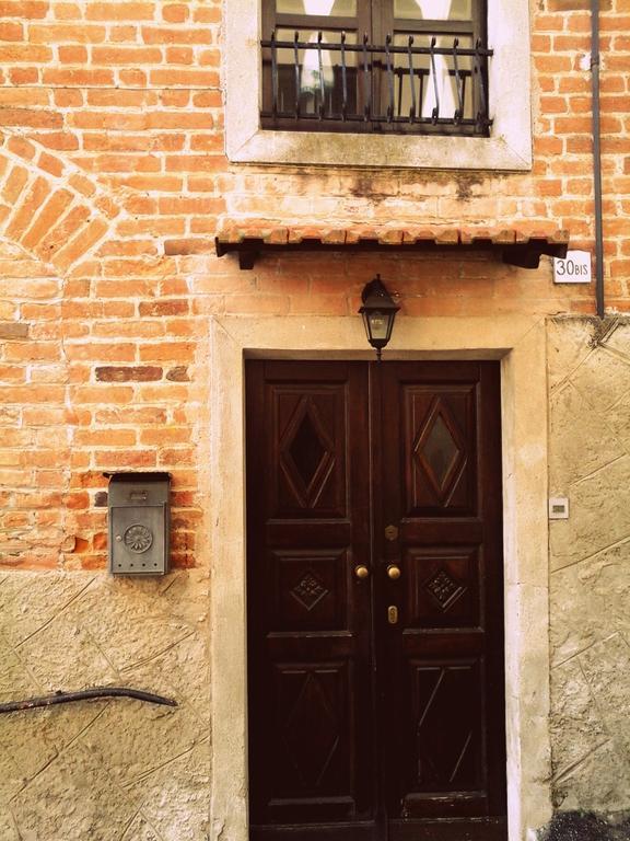 לינה וארוחת בוקר Gassino Torinese Il Cortiletto Dei Capperi מראה חיצוני תמונה